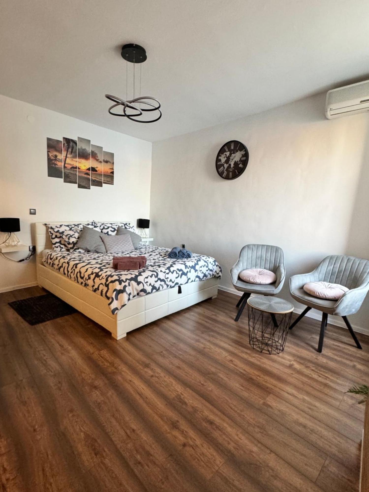 Studio Svalba โรวีน ภายนอก รูปภาพ