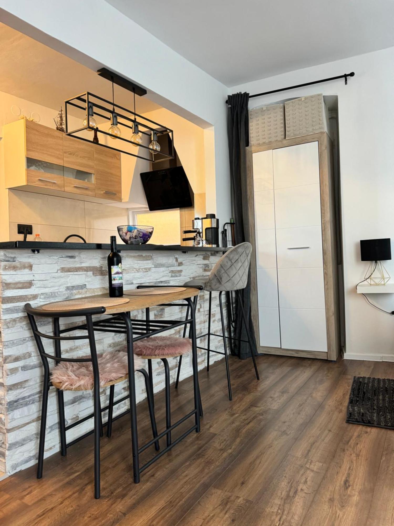 Studio Svalba โรวีน ภายนอก รูปภาพ